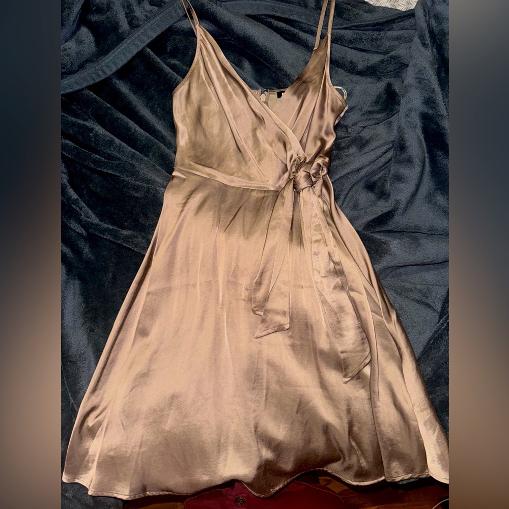 *NWT* EXPRESS Light Brown - Satin Silk Tied Knot Flare Dress Size : XXS - Picture 3 of 5